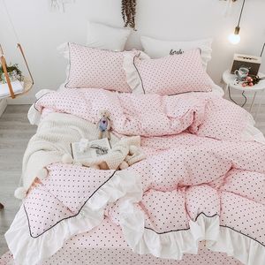 Luxury Princess Style 100% Bomullsängkläder Set Ruffles Däcke Cover Black Dot Bed Sheet/Linen Pudowcases 4st för Girls Bed Set T200822