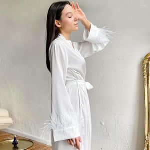 Women's Sleepwear Lady Ultra Long Robe With Feather Nightgown Sexy Loungewear Bride Kimono Bathrobe Gown V-Neck Satin Nightwear Intimate