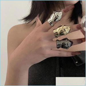 Band Rings Designer Zırh Lüks Markaları Klasik Yüzük Erkek ve Kadın Mücevher Moda Çiftleri Günlük Seyahat Aksesuarları D DHBCV