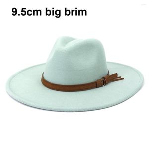 Basker 9,5 cm Big Brim Wool Jazz Fedora Hats Casual Men Kvinnor l￤derb￤lte filt Hatt vit rosa gul Panama trilby formell parti