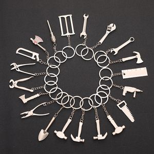 Heta nyckelringar för män bilväska Keyring Lanyards Kombination Verktyg Portable Mini Utility Pocket CLAP Ruler Hammer Wrench Tange Shovel