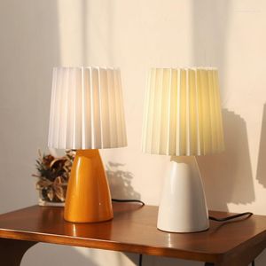 Table Lamps Creative Nordic Cerami Milkshake Origami Lamp Study Bedroom Bedside Led Night Light Simple Modern Atmosphere Desk Lights