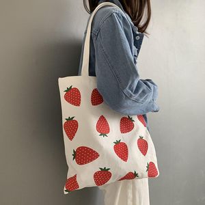 Kvällspåsar Kvinnor Canvas Tote Shopper Bag Stor ECO Shopping Strawberry Printing Shoulder For Girl 2022 Kvinnlig studentfällbar handväska