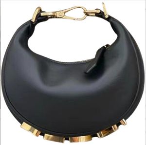 borsa da donna Crescent con fondo in metallo con lettere in metallo, borsa firmata con codice interno, borse a tracolla in pelle di alta qualità, pochette da festa, borse da donna a mezzaluna