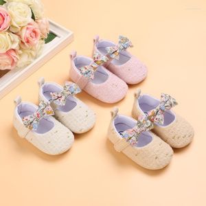 Premiers marcheurs femme bébé belle fleur nœud papillon semelle en caoutchouc souple chaussures de princesse antidérapantes 0-18M printemps et automne enfant en bas âge