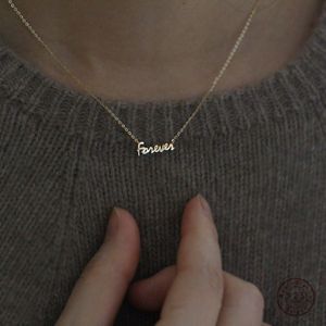 Pendanthalsband 925 Sterling Sier 14K Guldplätering Simple Forever Letter Clavicle Chain Necklace Women Classic Fashion Jewelry Acc Smtnt