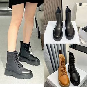 2023 mulheres designer cadarços rua Martin botas de couro de luxo bota única para locomotiva arco triunfal botas médias solas grossas e sapatos de sola de muffin tamanhos 35-39