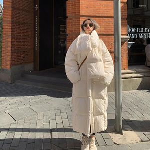 Women's Down Fashion Winter Women's Warm Long Jacket Soft Puffer Ladies Coat Tjocken Kvinnlig överdimensionerad parkor med avtagbar halsduk