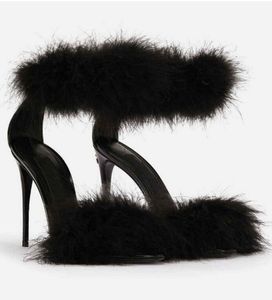 KEIRA Marabou Sandals 신발 소프트 깃털 장식 여성 금도금 탄소 D 및 G-Shape 팝 힐 레이디 검투사 샌들 리아 신부 웨딩