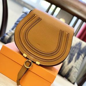 Lüks MARCIE eyer Çanta Tasarımcı tote çanta vintage Ayarlanabilir omuz askıları Hakiki deri Klasik Kadın erkek retro Debriyaj Flap crossbody Çanta