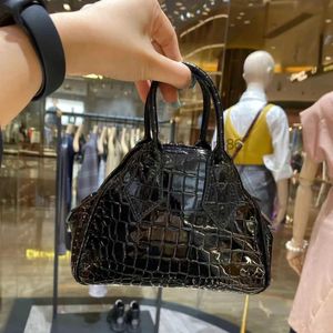 Vivian texture bag bag women’s 2022 New West Queen Mother Mother Crocodile Baseball Bagag One Counter Messenger Bag Women's Summer