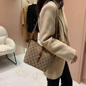 Designer S Women's Fashion New Style Texture Bucket Wind Portable Messenger Single Shoulder Liten Crowd Bag