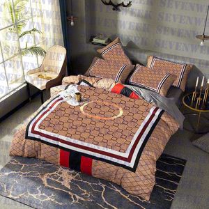 Bedding Sets Classic Letter Print Quilt Cover Bed Sheet Pillowcase Four-piece Sets High Grade Cotton Home Bedding Set