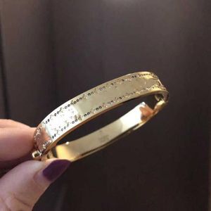 Flower Pattern Bangle Bracelet For Woman New Fashion Charm Bracelets Personality Trend Designer Jewelry Titanium Steel Supply Nice G2210142F