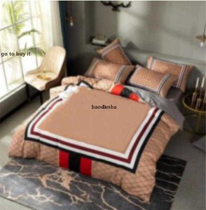 Yatak Setleri Sıradan Kral Boyut Tasarımcı Yatak Seti Kapaklar 4 PCS Mektup Baskılı Pamuk Yumuşak Yorgan Yorgan Kapağı Lüks Kraliçe Yatak Sayfası Pilowca ile