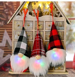 Decora￧￵es de Natal boneca de malha LED colorida com gnomos de festa de bigode pendente xadrez snowflower do Santa Presentes GWB16353