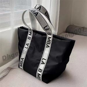 Hochwertige Designer-Damenhandtaschen, Tote-Einkaufstasche, Handtasche, klassisches Segeltuch, Raffiabast, große Strandtaschen, Cross-Body-Handtasche, Taschen, Geldbörse