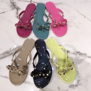 Classic Bowtie Slippers New Designer Women Beach Shoes Sexy Rivets Sandals High-Quality Patent Leather Flat Heel Summer Jelly Clour Summer Metal Buckle Waterproof