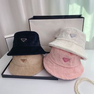 Estilistas de moda protetores de ouvido inverno masculino feminino chapéu de balde chapéus ajustados gorro Fedora ao ar livre Pano à prova d'água Caxemira patchwork Letras Luxo para presentes de Natal