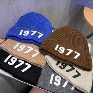 Ball Caps Корейская версия ретро -алфавита хлопковая мода мужская и женская вязаная шляпа повседневная зима тепло
