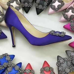 Designer Luxury Blue Blahnik Silk Pumps 2023 Women's Diamond Shoes High Heels Sexy Pointed Toes Wedding Dress Naked Black Shine Sizes 34-43