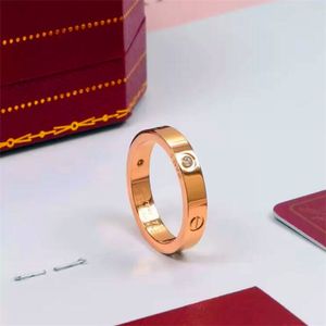 Love Ring Man Classic Luxury Designer Jewelry Женщины титановые сплавовые сплавы, покрытые золотом и серебряной розой, никогда не исчезают не аллергическая 5-6 мм 5-11