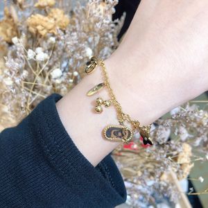 Sprzedaż hurtowa Link Chain moda damska bransoletki projektant luksusowe łańcuszki z literami biżuteria 18K pozłacana bransoletka ze stali nierdzewnej damskie Party prezenty