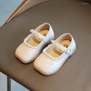 أحذية مسطحة سبرينغ للأطفال من جلد الأزياء الحلوة فتاة صغيرة لؤلؤة أميرة الأطفال غير الناعمة الناعمة G523