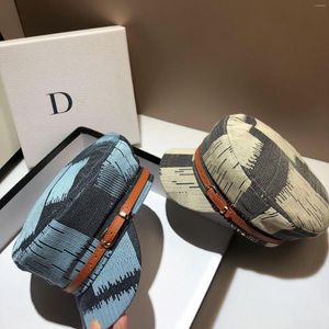 Berretti Cappelli ottagonali per le donne Jacquard a righe in cotone con cintura Berretti Sboy 2022 Autunno Inverno Uomo Visiere da marinaio