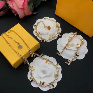 Luksusowy projekt klasyczny modny łańcuszek naszyjnik kryształowe diamenty emalia F wisiorki w kształcie liter projektant biżuterii urodziny świąteczne prezenty FN1 --02