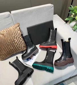 디자이너 부츠 Chaelsea Boot Comfort Booties Leather Non-Slip Wave 플랫폼 녹색 고무 두꺼운 단독 밑창 럭셔리 탄성 웨빙