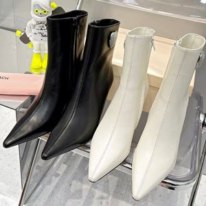 2023 Kobiet Designer Love Mark Diamond Martin Boots Luksusowe skórzane spiczaste stiletty boczne zamek błyskawiczny Low Middle Boots Ultra wysokie obcasowe owczesko skóra moda nago rozmiary butów 39
