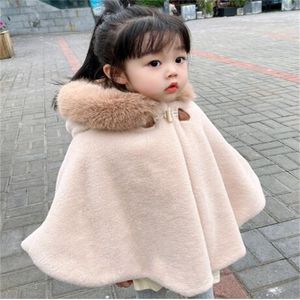 Crian￧as menina Poncho manto faux p￪lo de pele infantil infantil crian￧a princesa com capuz de capuz de peles colarinho de beb￪ fora de roupa de inf￢ncia quente