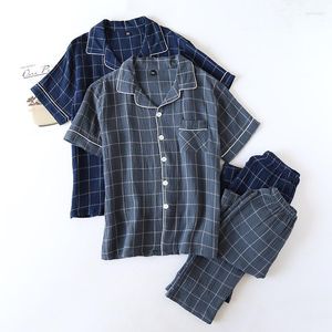 Mäns Sleepwear Men's 2022 Spring and Summer Cotton Pyjamas Tvådelade kortärmade byxor Enkla rutiga hemtjänsttäck