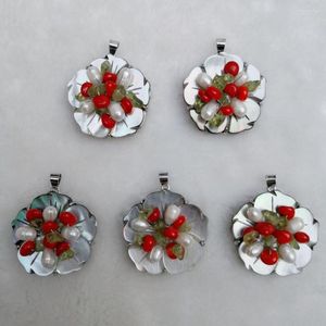 Подвесные ожерелья Mop460 Цветочные подвески белые пресноводные жемчужины с мультингевыми чипсами. 10 кусочков