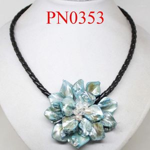 Girocollo 18 pollici in pelle naturale a forma di fiore blu conchiglia verde regalo da donna collana di perle pendenti fatte a mano
