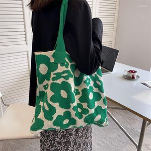 Borse da sera Borsa floreale lavorata a mano all'uncinetto Borsa a tracolla verde intrecciata di grande capacità Borsa a maglia a fiori da donna