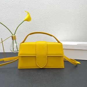 lyx Kvinnor Axelväskor Modedesigners Klassiskt spänne Crossbody-väskor Lady Läder Daglig utomhusförvaring mobiltelefon myntväska Handväska