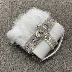 Luxury Real Ostrich Feather Box Shape Party Clutch Evening Chic Design Purses Handväskor Kvinnlig kedja axelväska bröllop