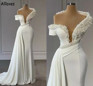 P￩rolas deslumbrantes mi￧anos vestidos de noiva de sereia elegante cetim branco um ombro peplum boho vestidos de noiva simples vestidos de recep￧￣o r￺sticos de segunda recep￧￣o de mariee cl1271