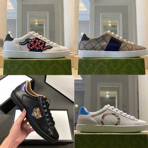 Erkekler Bee Sneaker Kadın Eğitmenler Sıradan Ayakkabı İtalya İtalya Lüks Altın Beyaz Yeşil Kırmızı Çizgi İtalya Tiger Yılan Gazeteli Yürüyüş Spor Ace Spor Ayakkabı Yürüyüş Ayakkabı No9