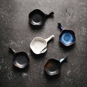 Dinnerware Define pequenos molho de cerâmica prato de estilo japonês tigela de tigela de mão de tinta manual para óleo de soja Postos de soja Postos