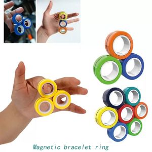 Ringos magnéticos de dedo anti-estresse de brinquedos descompressivos para autismo Ansiedade de ADHD Focus Kids Decompressão Toys da ponta dos dedos Magic Ring adereços ZM1017