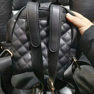 Tasarımcı çanta kadın sırt çantaları C moda eşkenar dörtgen crossbody siyah seyahat çantası kadınlar için rahat spor okul çantalarını