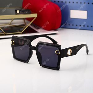 7色高級デザイナーサングラス眼鏡夏のフレームファッションフレームレス長方形のアイウェア屋外サングラス卸売
