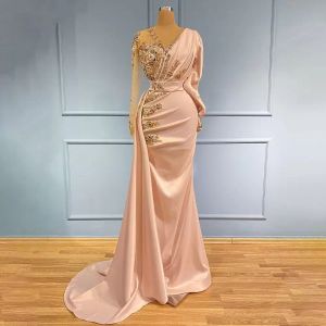 Abiti da ballo sexy alla moda Aso Ebi arabi taglie forti rosa con perline Abito da sera formale per secondo ricevimento con collo alto e perline