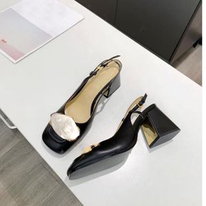 Tasarımcı Seksi Yüksek Topuklu Yaz Moda Sandalet Metal Toka Kalın Topuk Zarif Baotou Kadın Gelinlik Ofisi Kadın Ayakkabıları