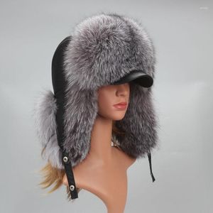 Berretti Cappello di pelliccia d'argento genuino con paraorecchie Cappucci naturali reali per donne russe Cappelli bomber Trapper Cap Top in pelle