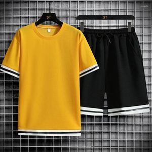 メンズトラックスーツメンショートセット夏の韓国人メンズ大サイズ短袖スーツTシャツスポーツショーツ2ピースM-5XL