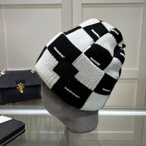 Luxury Knitted hat designer beanie Classic fall and winter lovers smile plaid soft touch beanie Atmospheric daily versatile temperament fashion warm very nice